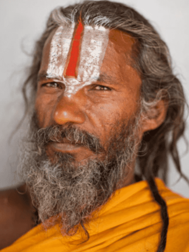 क्या आप जानते है हिंदू धर्म में माथे पर  तिलक लगाने का महत्व क्या है